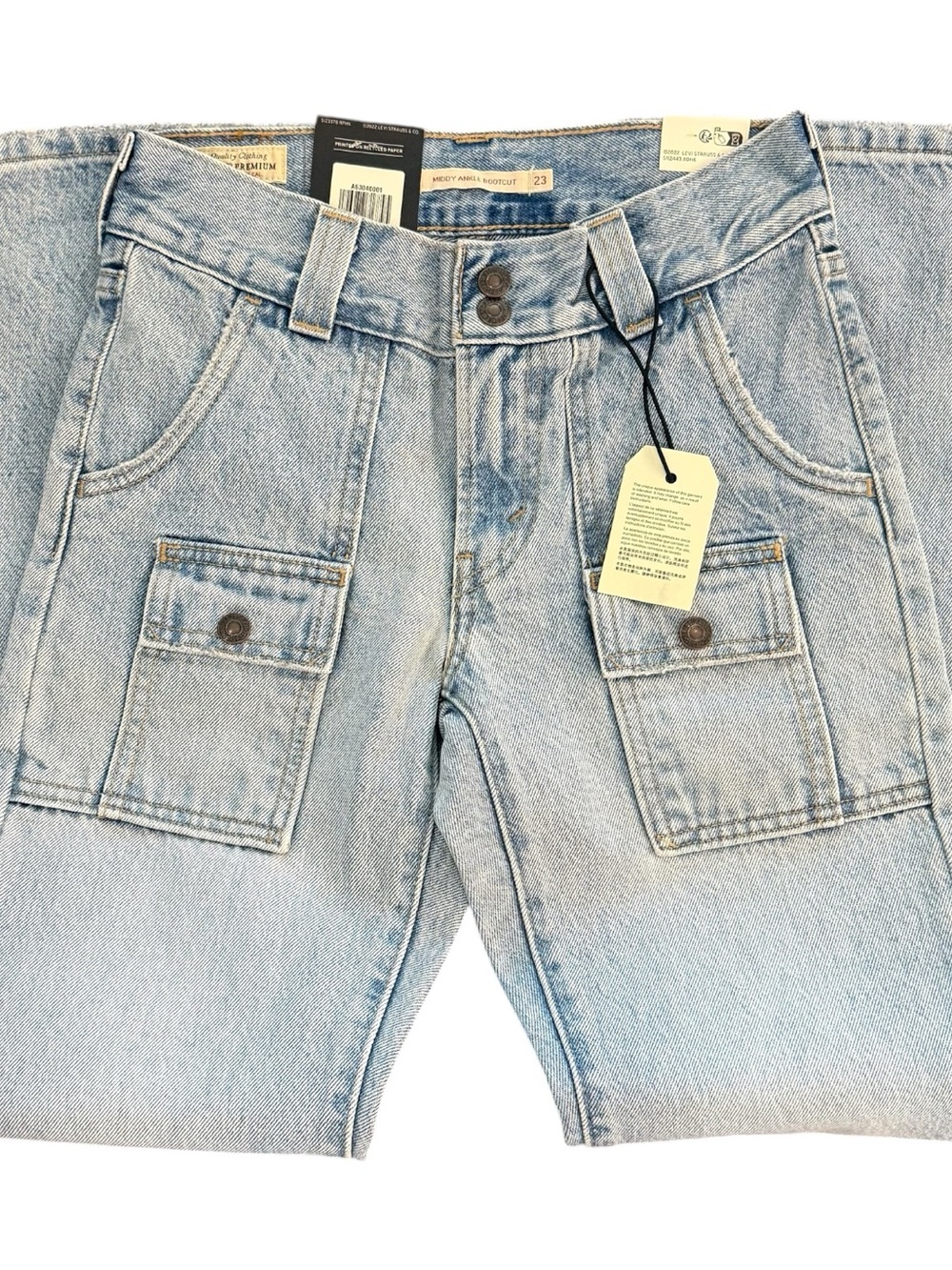 NWT Levi's Middy Ankle Bootcut Light Blue Wash Cargo Womens Jeans Size 23